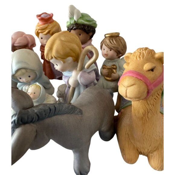 Heavenly Blessings Nativity Collection 11-Piece Set 1986-87 Avon - Picture 5 of 16